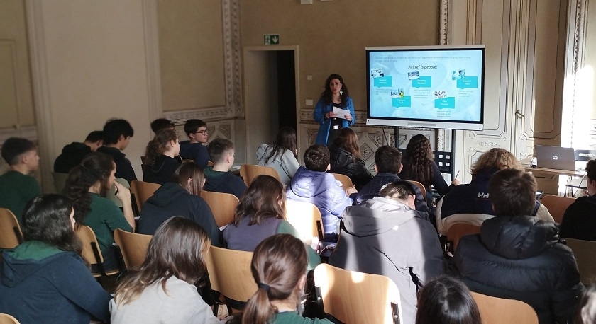 Acaref torna a scuola!